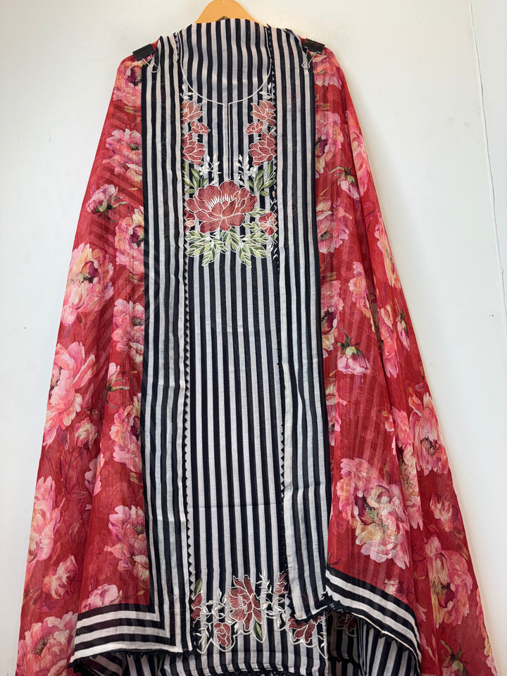 Gulraiz – Red Mul Cotton Embroidered Suit