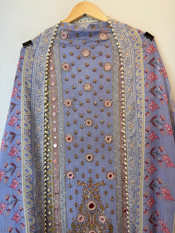 Zareva – Crushed Tissue Pearl Handwork Suit