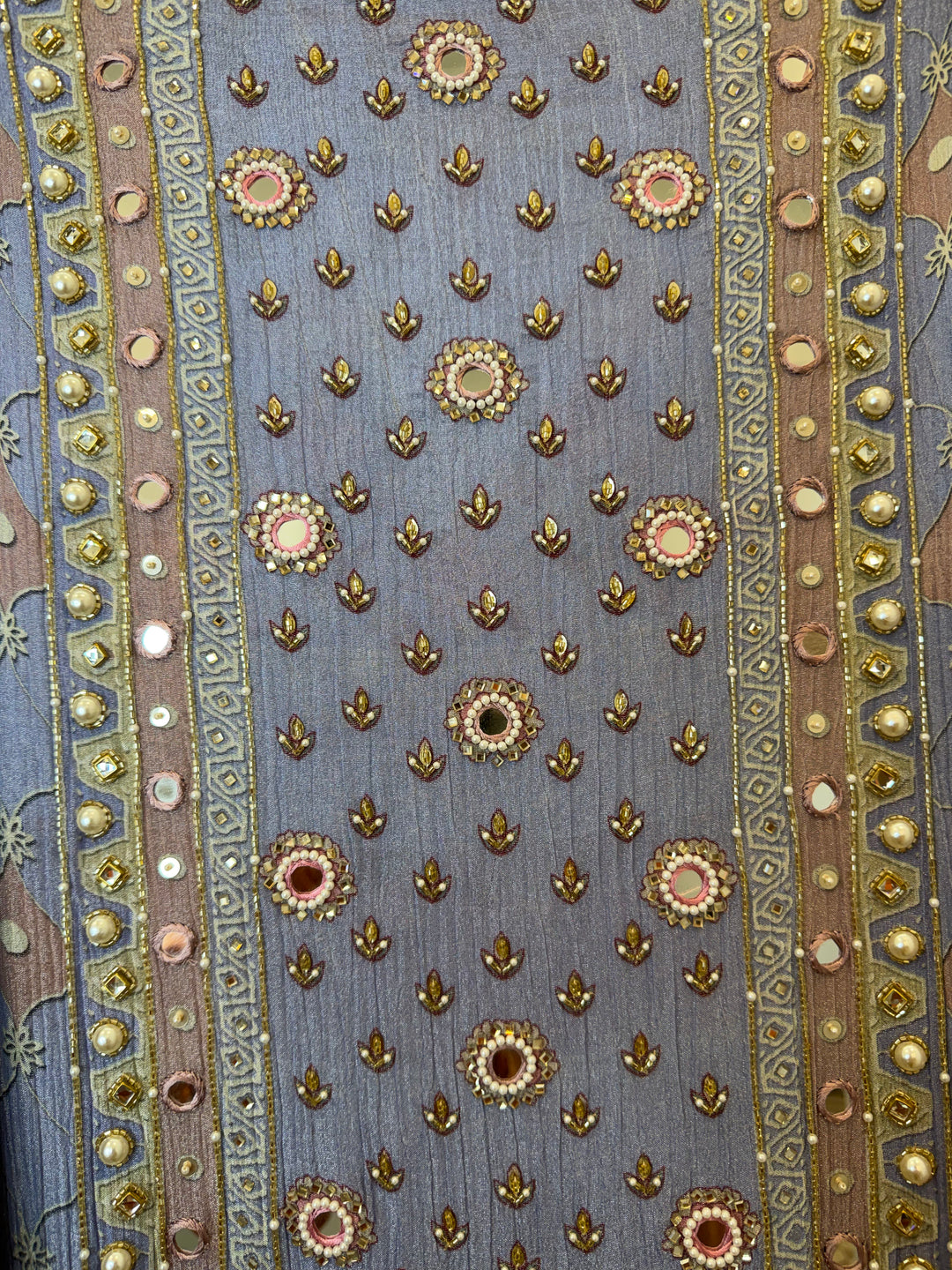Zareva – Crushed Tissue Pearl Handwork Suit