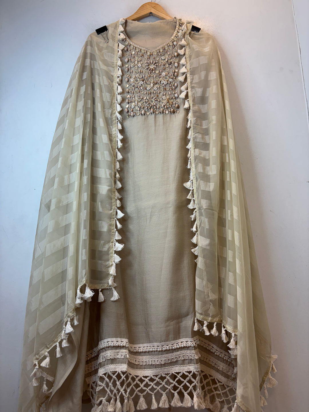 Noor-e-Organza – Light Beige Mul Organza Embellished Suit