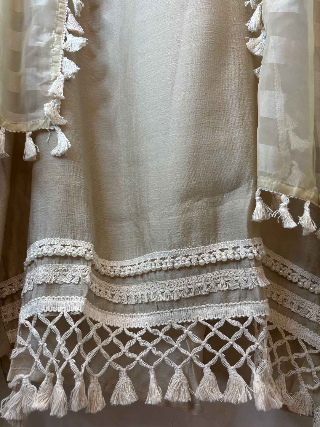 Noor-e-Organza – Light Beige Mul Organza Embellished Suit