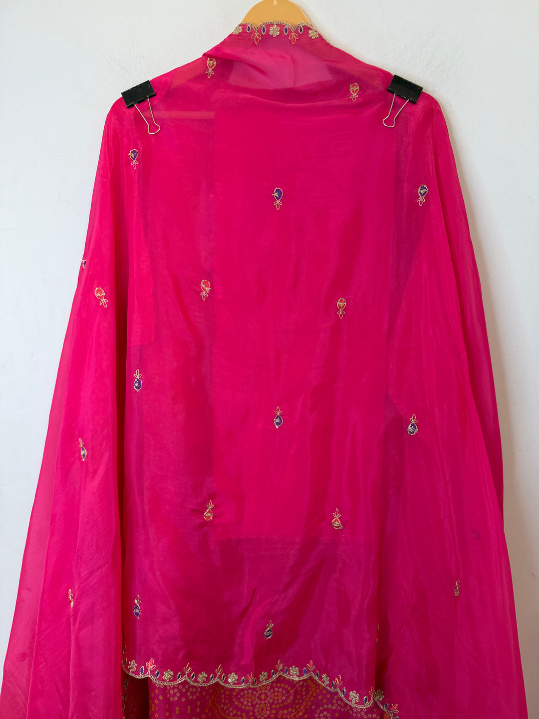Bandira – Pink Satin Organza Bandhani Suit