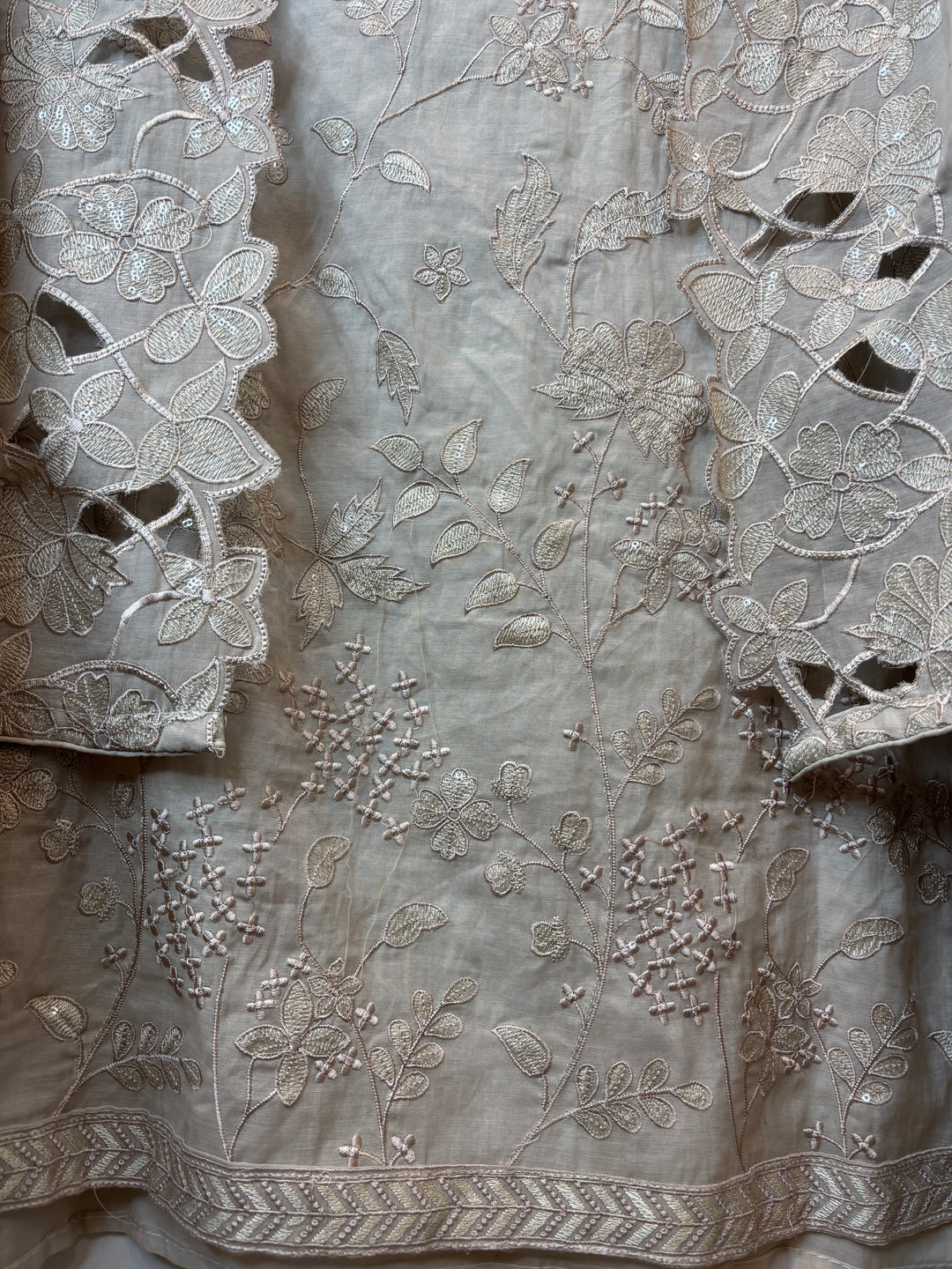 Meherbano – Ivory Mul Chanderi Embroidered Suit