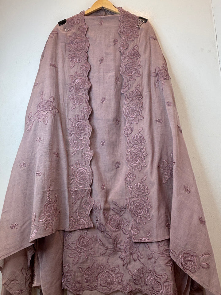 Mehrnaz – Onion Pink Mul Cotton Embroidered Suit