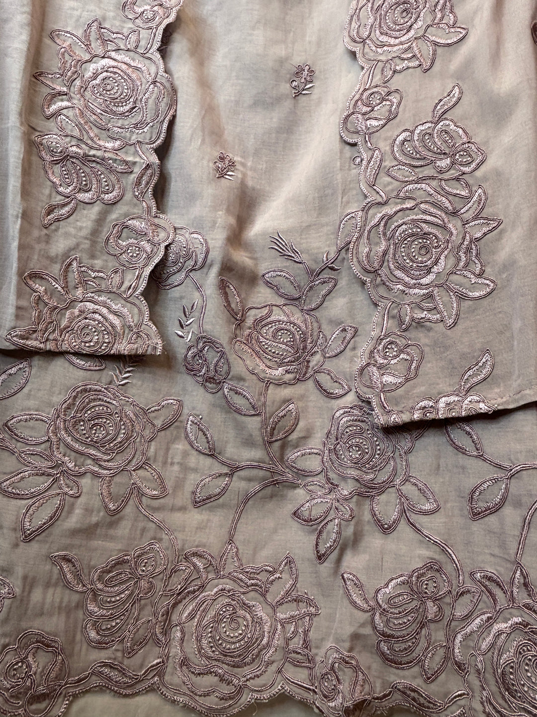 Mehrnaz – Onion Pink Mul Cotton Embroidered Suit