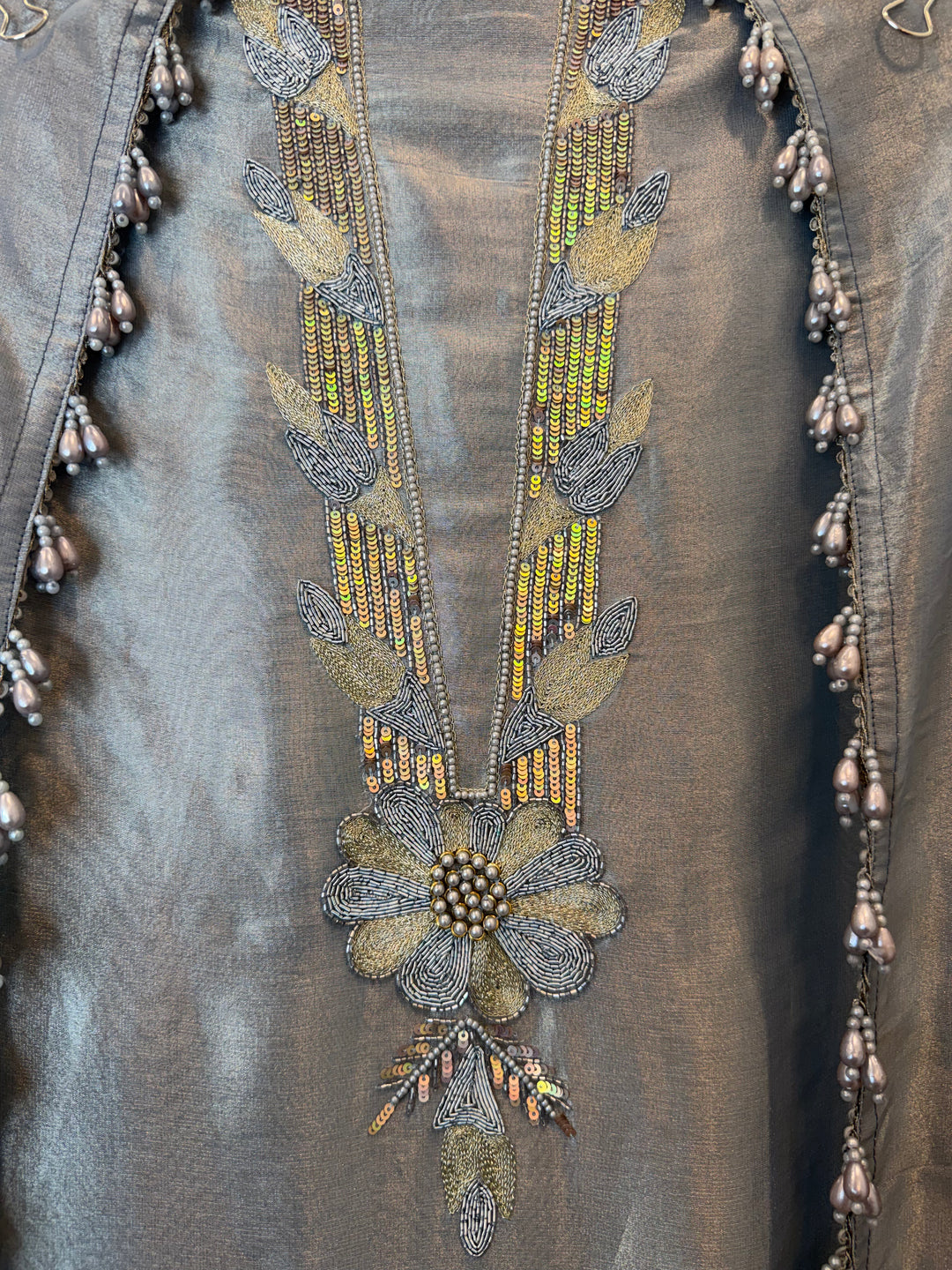 Zehaira – Grey Tissue Dabka &amp; Zari Handwork Suit