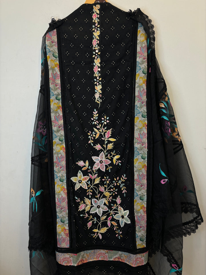 Gulroz Aura – Mirror &amp; Handpainted Harmony