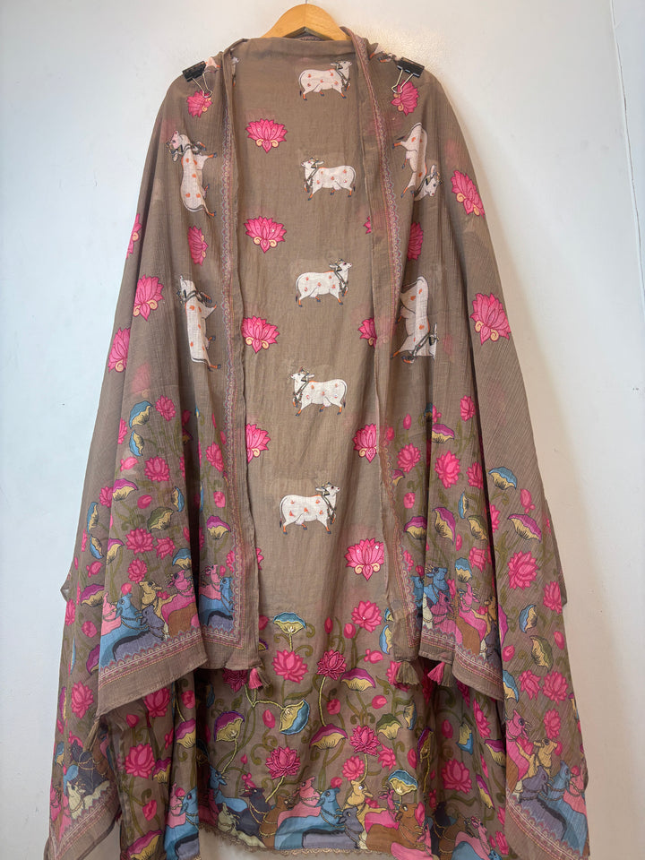 Pichwaiya – Taupe Brown Mul Cotton Artistic Suit