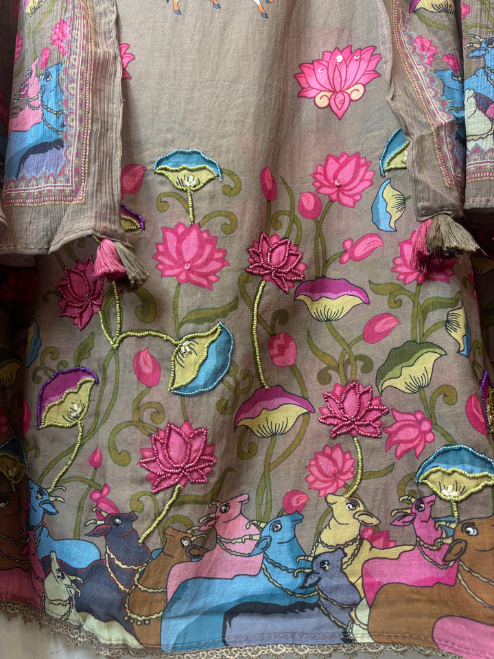 Pichwaiya – Taupe Brown Mul Cotton Artistic Suit