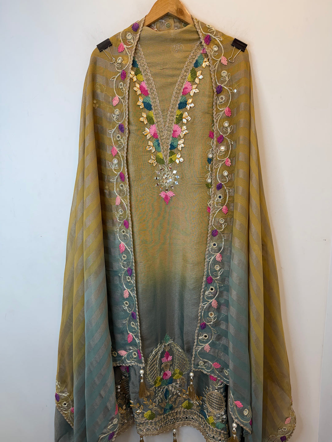 Omreza – Green Tissue Burberry Ombre Gota Suit