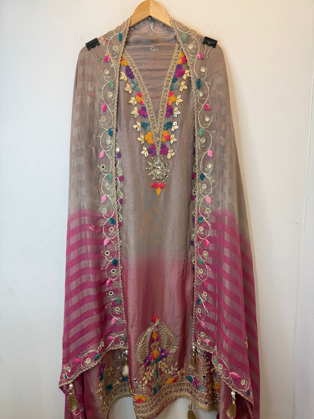 Omreza – Pink Tissue Burberry Ombre Gota Suit