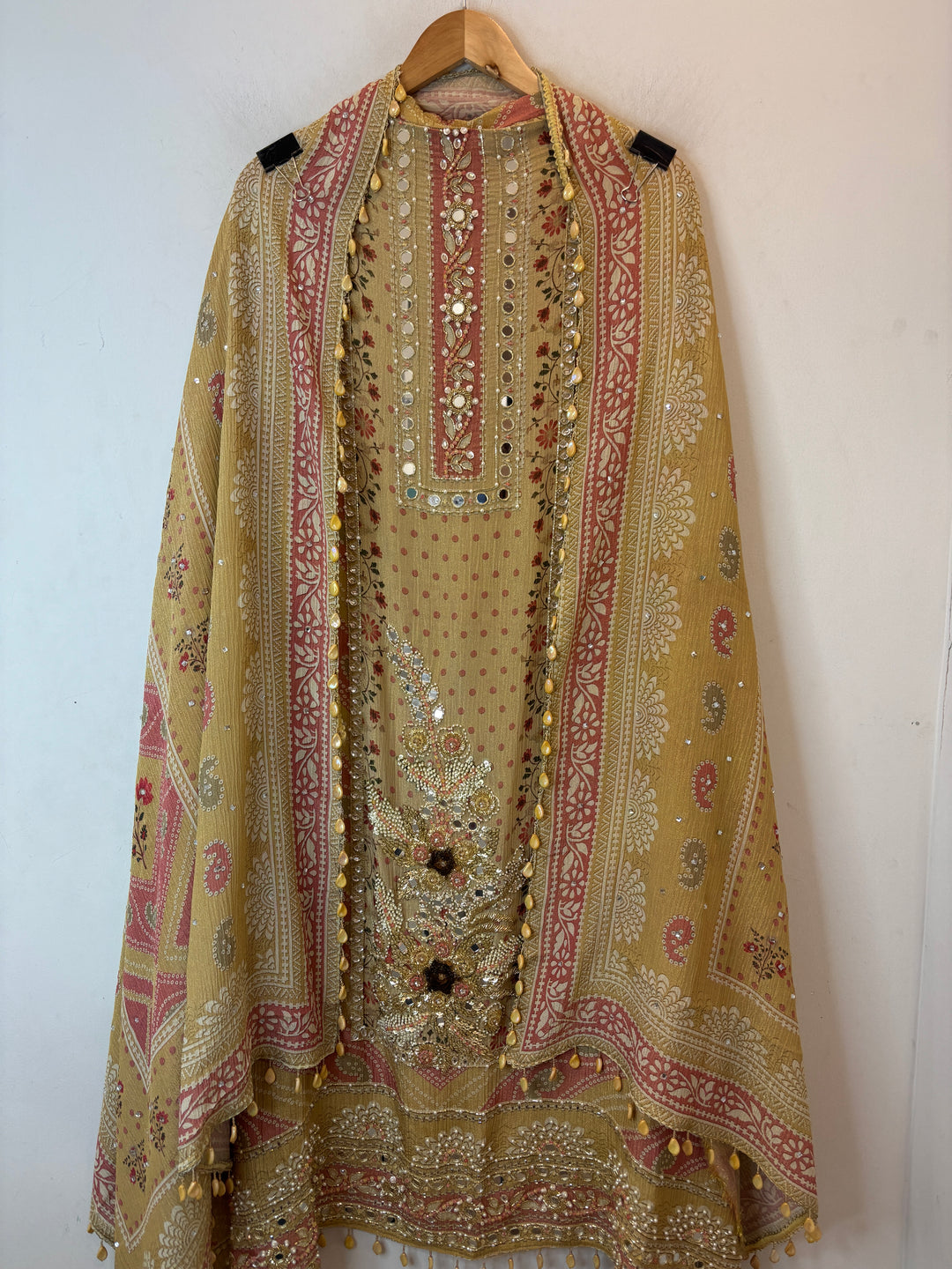 Zareen – Tissue Handcrafted Suit