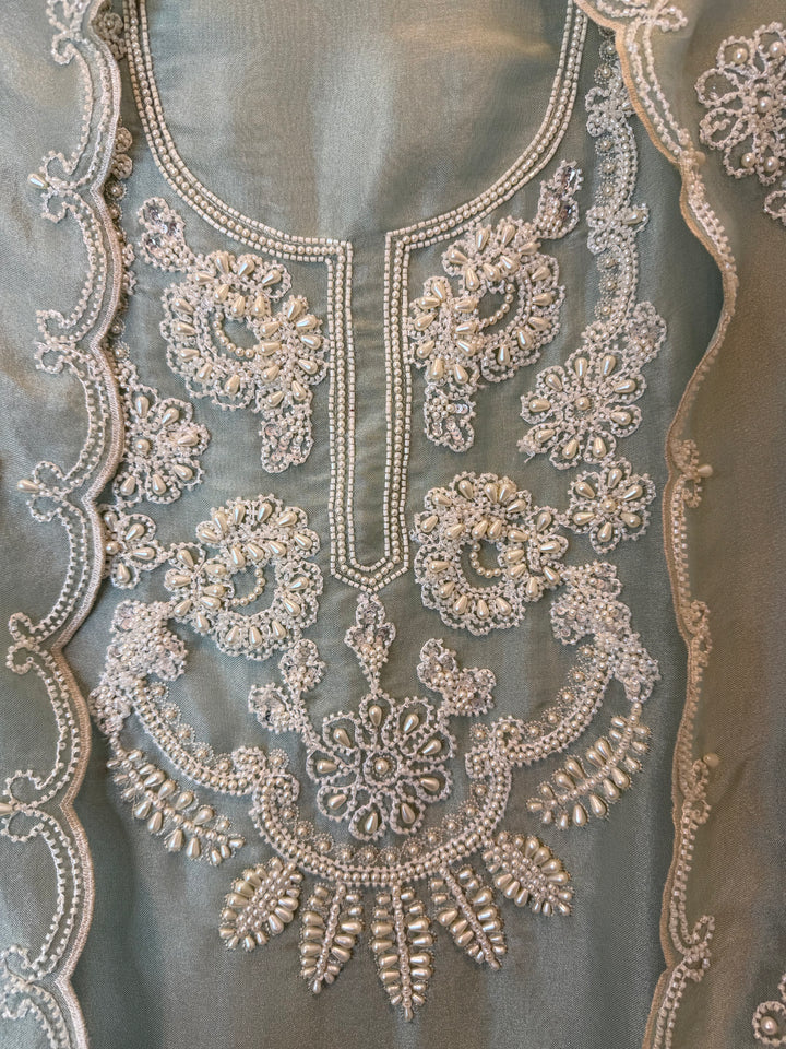 Zareeva – Pearl &amp; Cutdana Heavy Handwork Suit